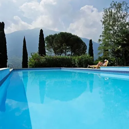 Sleeps 4 Pool Appartement *
