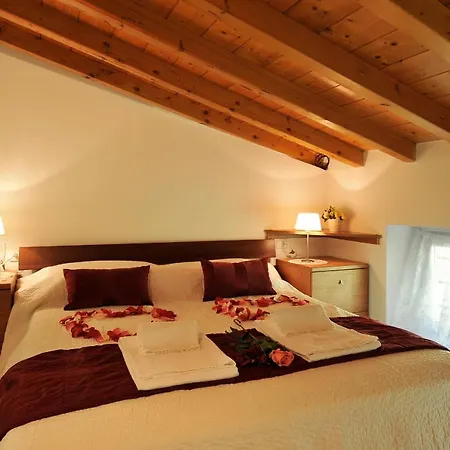 Sleeps 4 Pool Appartement *