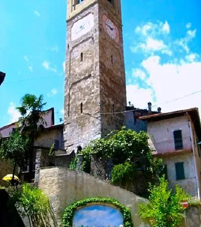 Sleeps 4 Pool Carlazzo