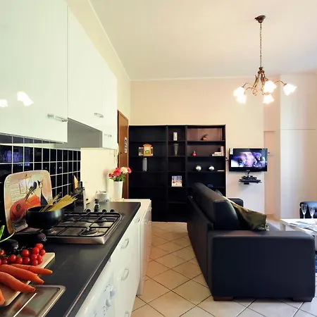 Sleeps 4 Pool Appartement